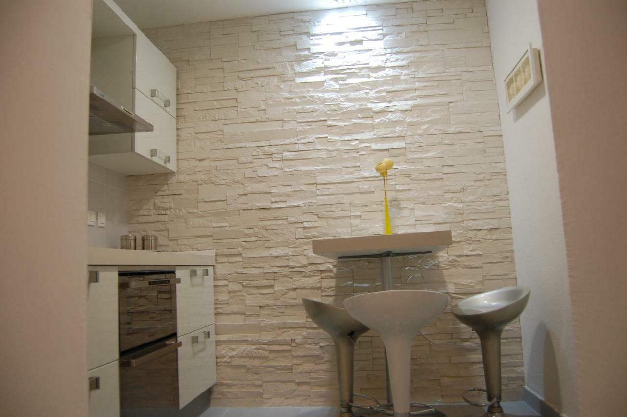 מאקרסקה Studio Apartment For 2 Adults And 1 Child מראה חיצוני תמונה