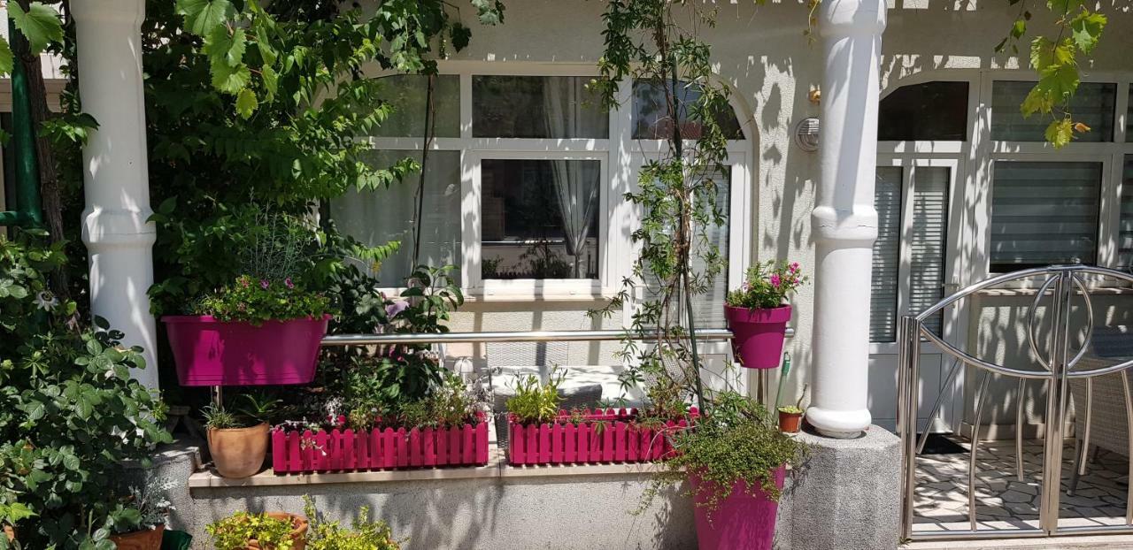 מאקרסקה Studio Apartment For 2 Adults And 1 Child מראה חיצוני תמונה