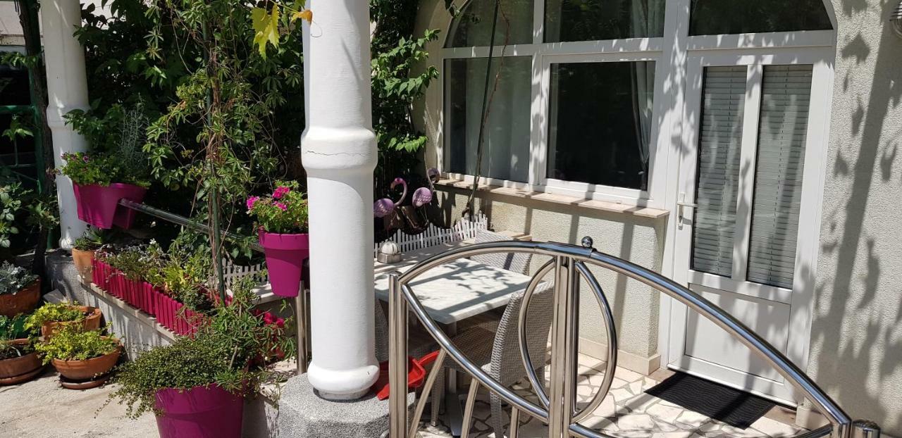 מאקרסקה Studio Apartment For 2 Adults And 1 Child מראה חיצוני תמונה